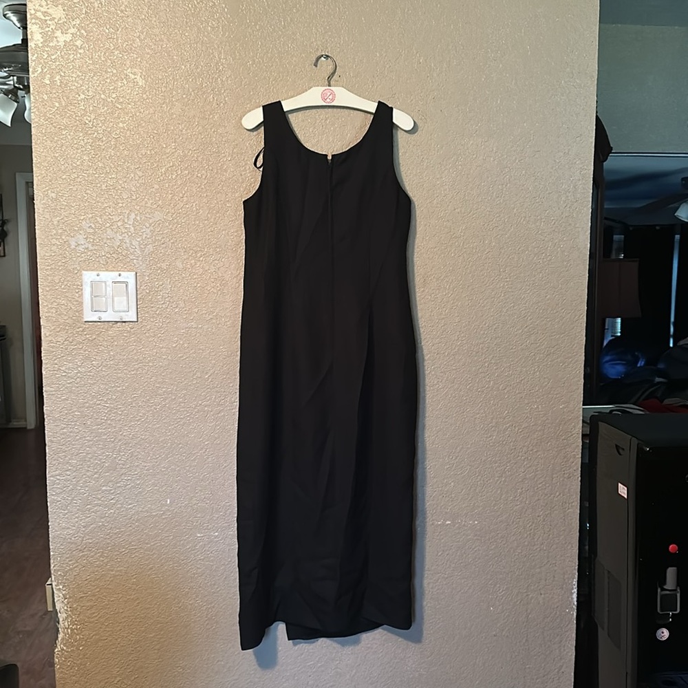 Karin Steven’s size 10 Elegant Black Sleeveless Dress - Picture 4 of 4